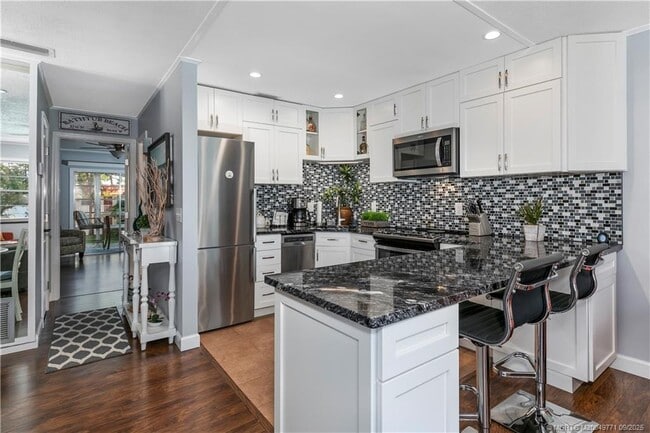 Building Photo - 2600 SE Ocean Blvd