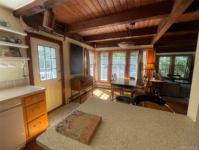 Building Photo - 106 Laurel Ln