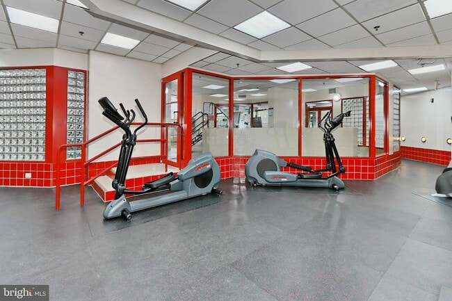 Building Photo - 2151 Jamieson Ave