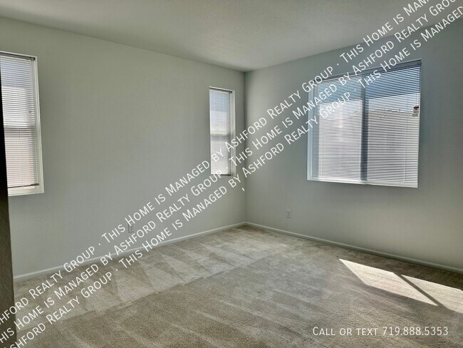 Building Photo - 4926 Deviation Pt