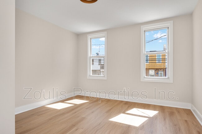 Building Photo - 311 S Newkirk St