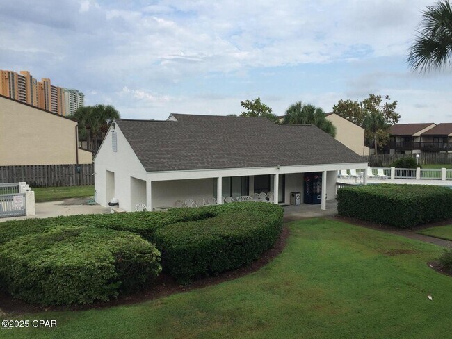 Building Photo - 17614 Front Beach Rd