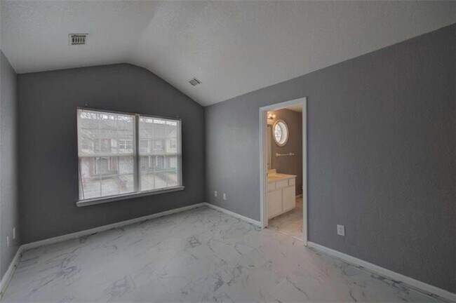 Building Photo - 2781 Snapfinger Manor