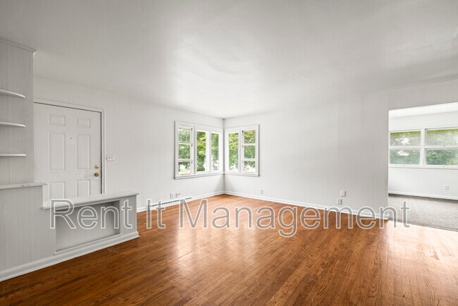 Building Photo - 3501 Redick Ave