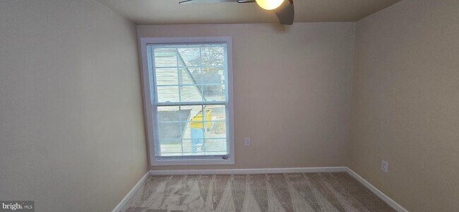 Building Photo - 9004 Flicker Pl