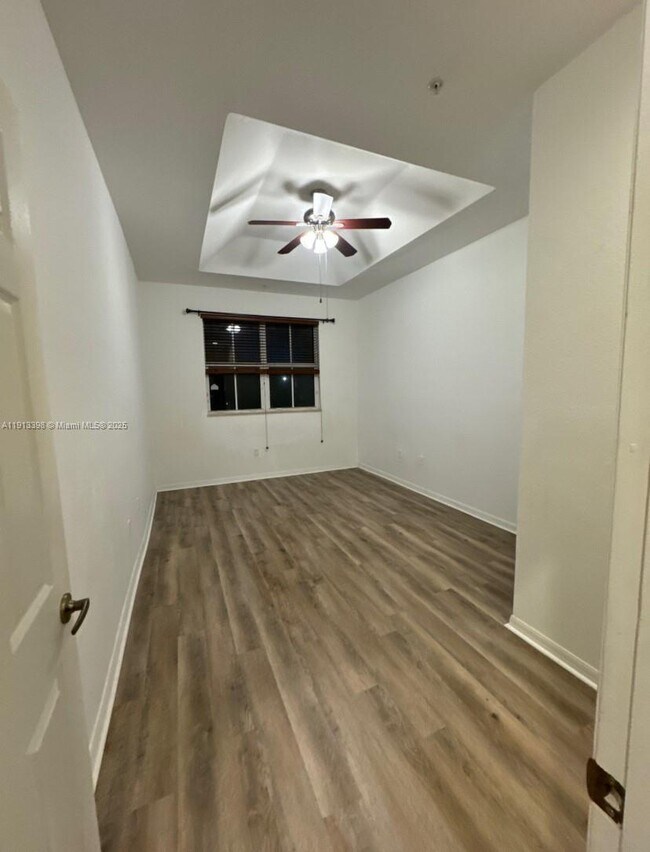 Building Photo - 8999 NW 107 Ct