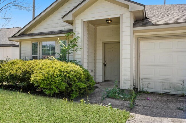 Primary Photo - 420 Woodlake Dr