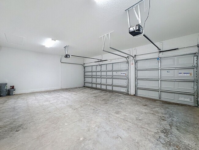 Building Photo - 10547 Bridgegate Hts Lp