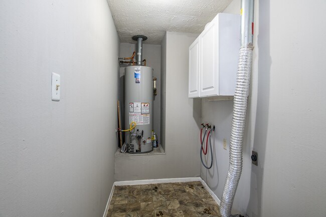 Building Photo - 16210 Cypress Point Dr