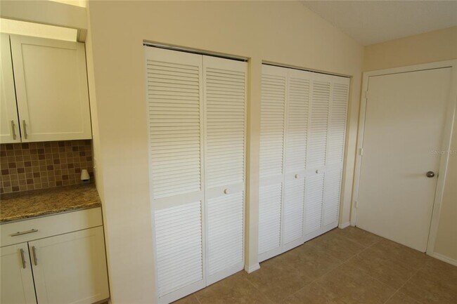 Building Photo - 5629 Westwind Ln