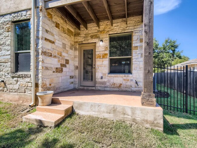 Building Photo - Beautiful Home in Lakeway!