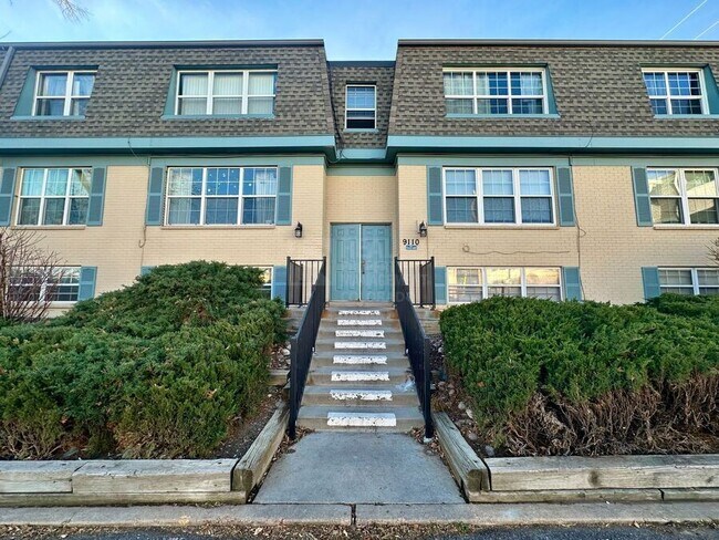 Building Photo - 9110 E Girard Ave