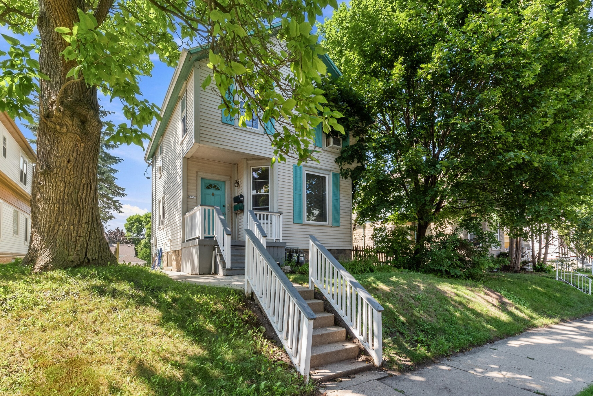 Building Photo - 3257 N Newhall St