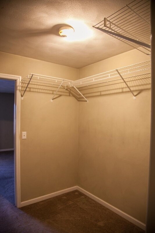 Building Photo - 33 Old Orchard Ln