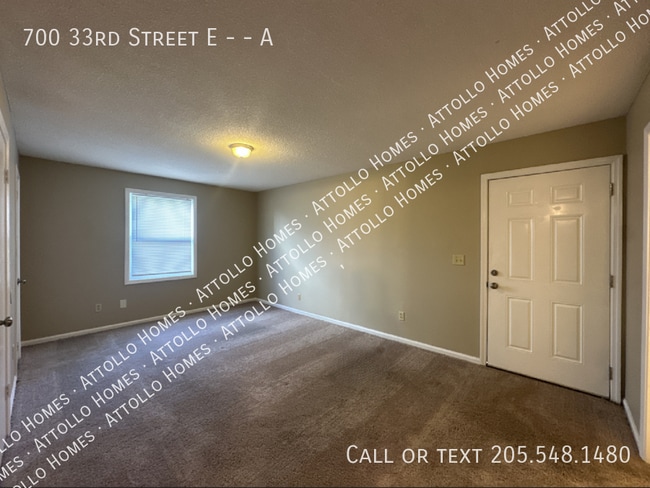 Building Photo - 700 E 33rd St