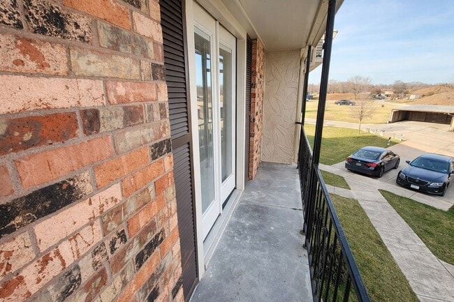 Building Photo - Stylish 2-Bedroom Townhome with Terrace & Resort-Style Amenities in Grand Prairie