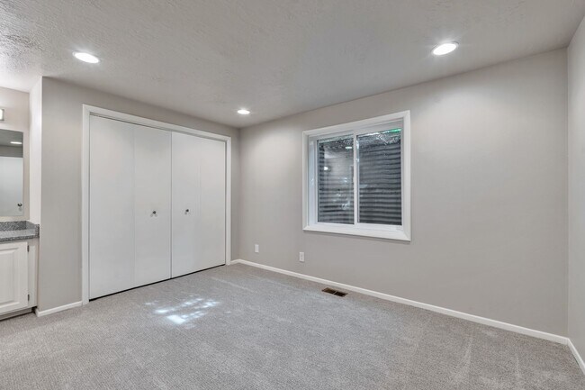 Building Photo - 4829 Arbor Cir