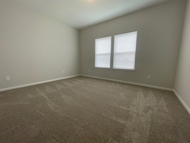 Building Photo - 1555 Rd 5728