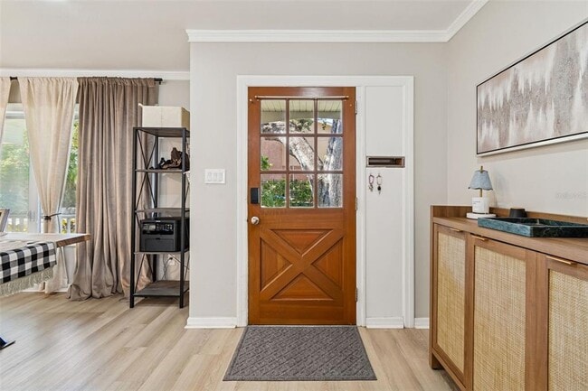 Building Photo - 2302 S Arrawana Ave