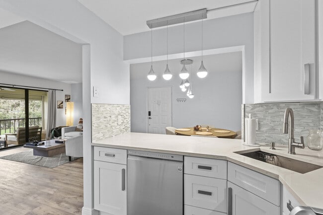 Building Photo - 629 Sea Pine Way