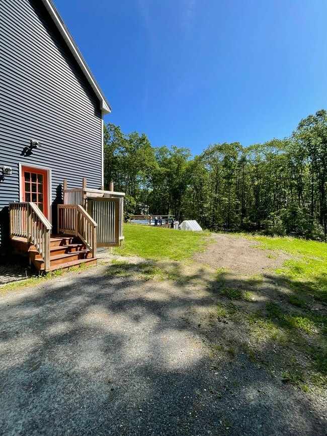 Building Photo - 7 Browns Freehold