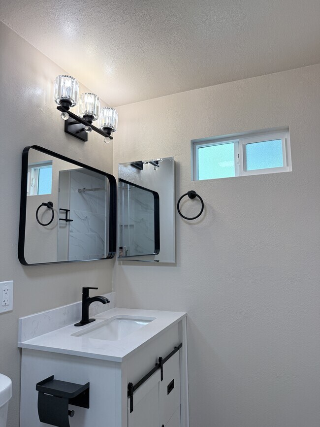 Building Photo - 435 Anacapa Cir