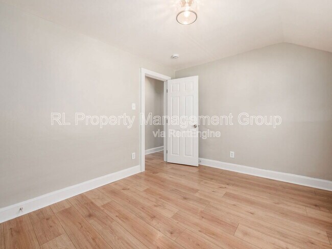 Building Photo - 439 Eldridge Ave
