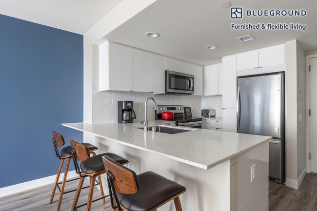 Building Photo - 225 S Olive St