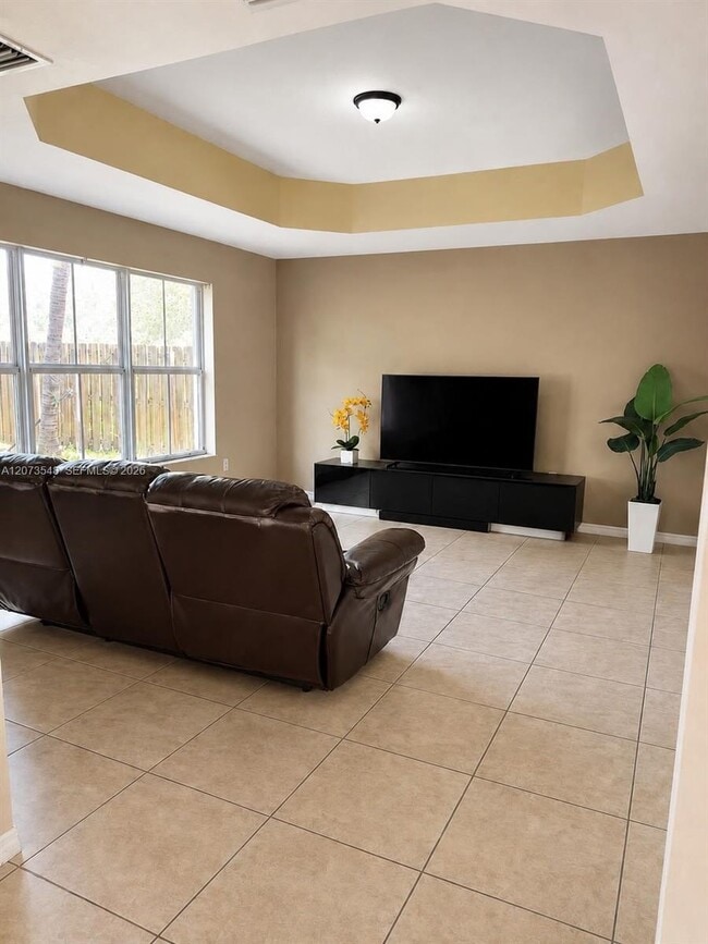 Building Photo - 2700 SW 156th Pl