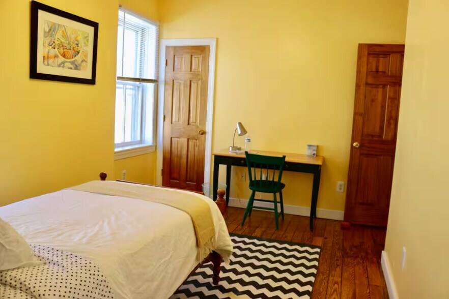 Building Photo - 1710 W Leigh St