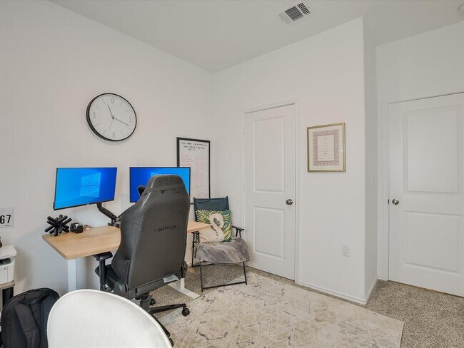 Building Photo - 2712 Louris Ln