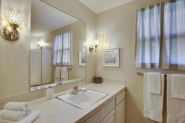 Building Photo - 1908 Pawnee Dr