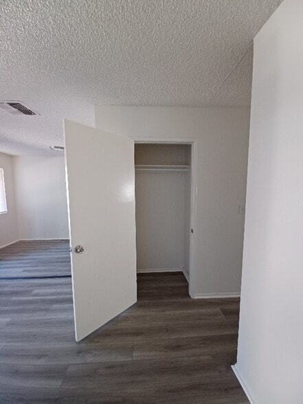 Building Photo - 4108 W Ave L