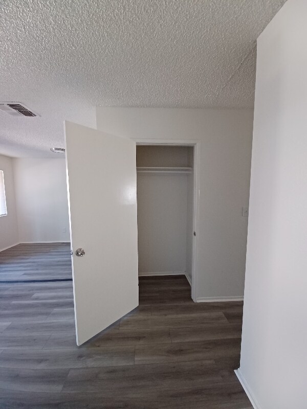 Building Photo - 4114 W Ave L