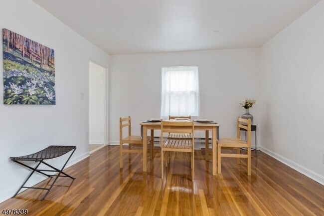 Building Photo - 138-140 Lincoln St