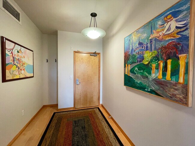 Building Photo - Gorgeous Furnished Pearl District Condo - ...
