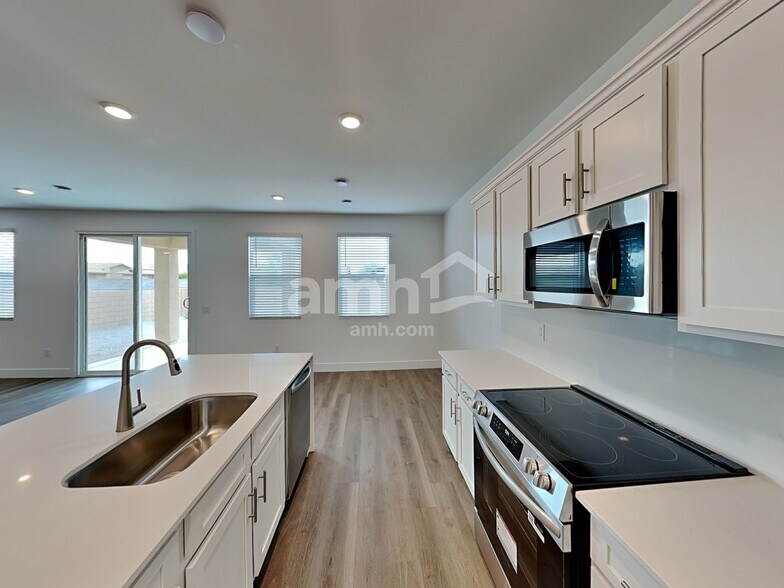 Building Photo - 9535 E Friedel Dr