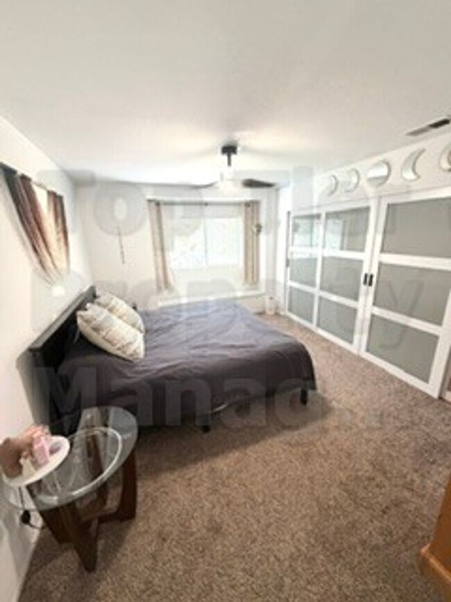Building Photo - Beautiful 3 bed / 2.5 bath / 1,227 sqft House in Oceanside's Emerald Point