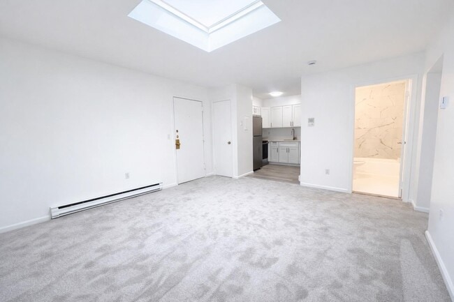 Building Photo - 737 Cove Rd