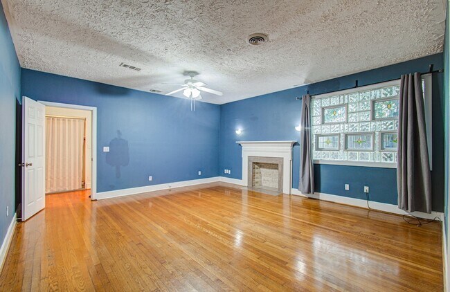 Building Photo - 5419 Gulfton St