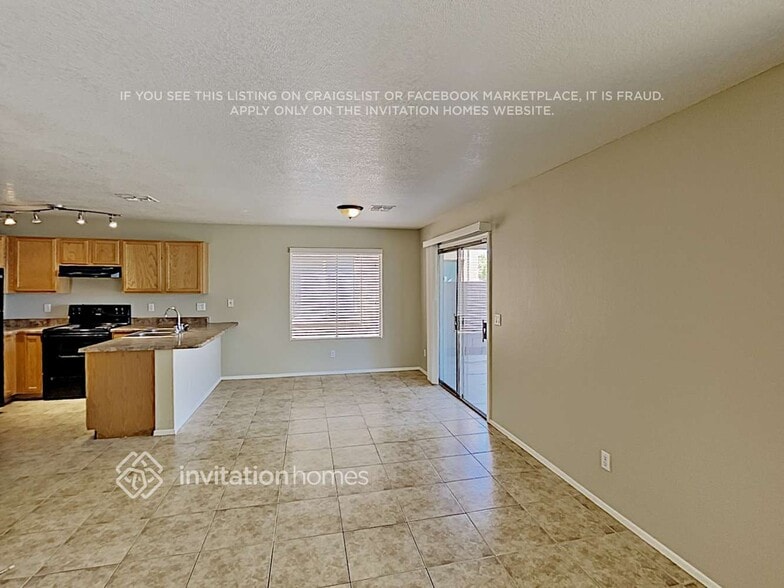 Building Photo - 163 S Parkwood