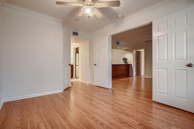 Building Photo - 7685 Northcross Dr
