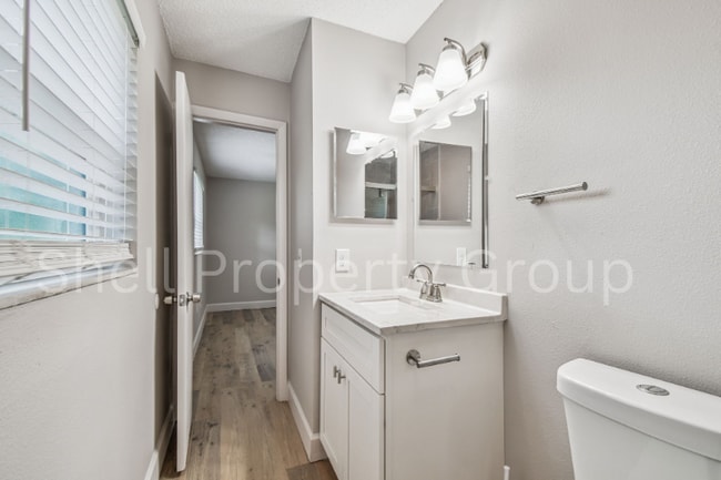Building Photo - 16901 Melba Ln