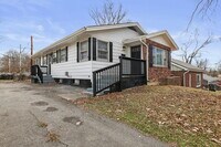 Building Photo - 3337 Houston St