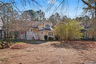 Building Photo - Convenient Midlothian Lucks Lane area on the water!