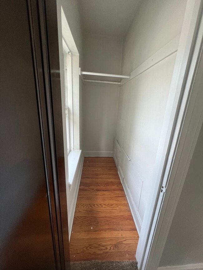 Interior Photo - 1385 Manor Park Avenue