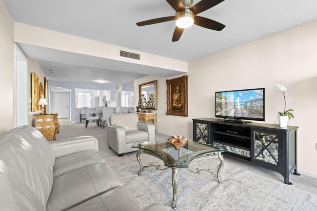 Building Photo - 501 S Seas Dr