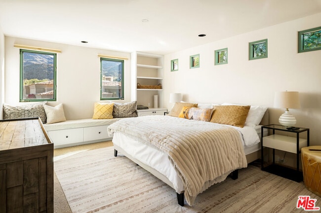 Building Photo - 136 Netas Dr