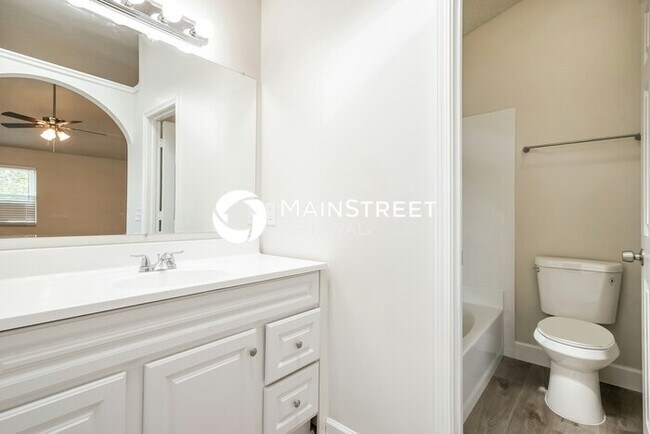 Building Photo - 3 Bedroom Pet-Friendly Home in GOODLETTSVILLE, TN with Main Street Renewal