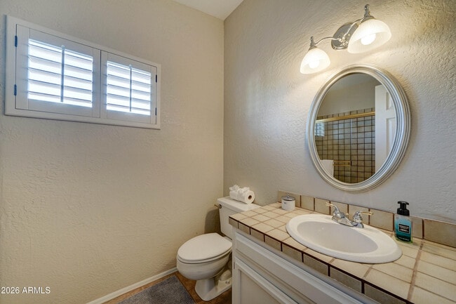 Building Photo - 2511 E Shaw Butte Dr